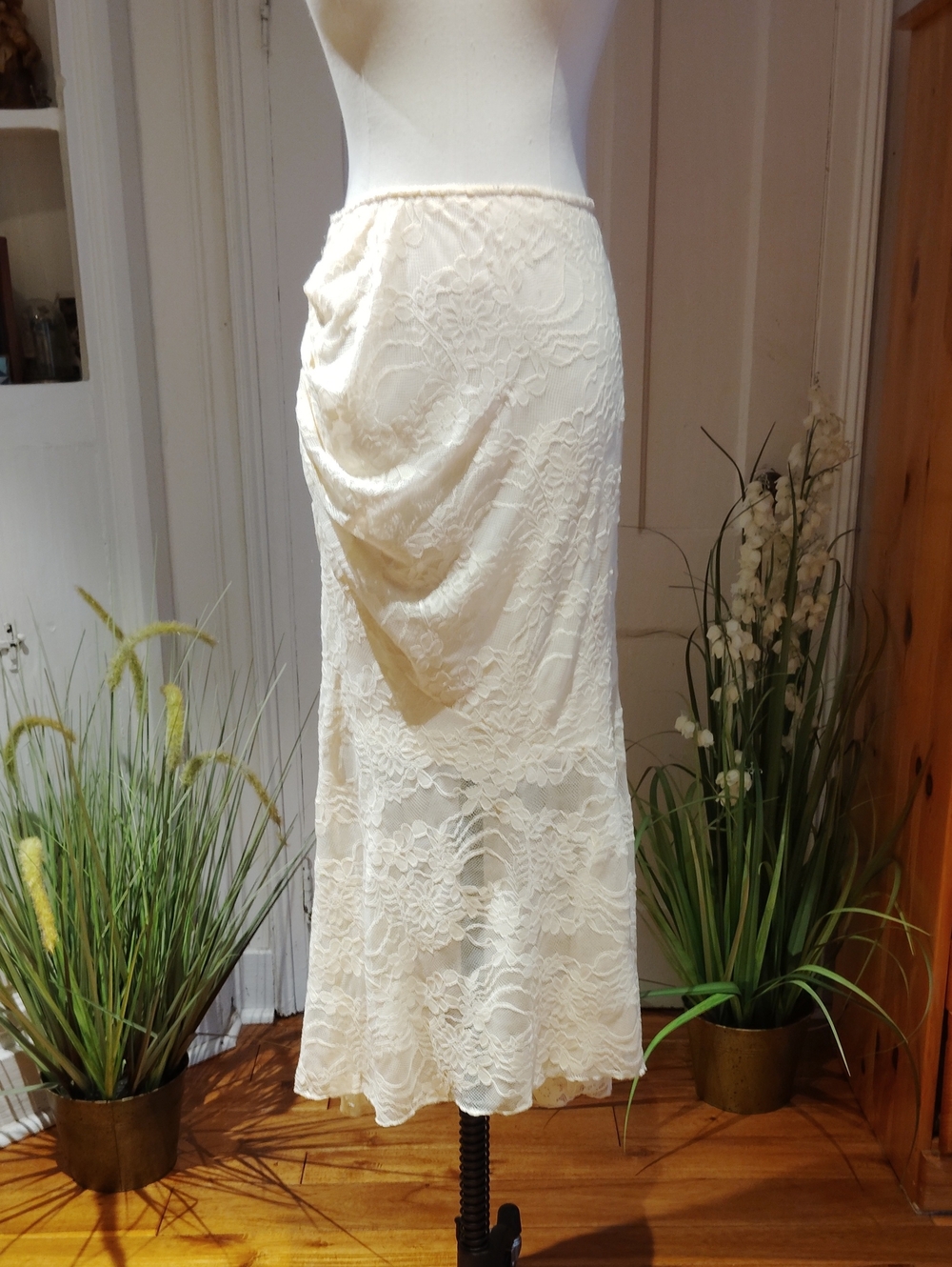Melloday Side Ruched Lace Maxi Skirt